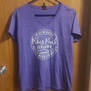 Women V-neck  pikes peak shirt